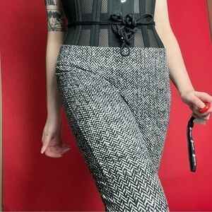 Black and white patterned leggings 🤍🖤​​​​​​​​​​​​​​​​​​​​